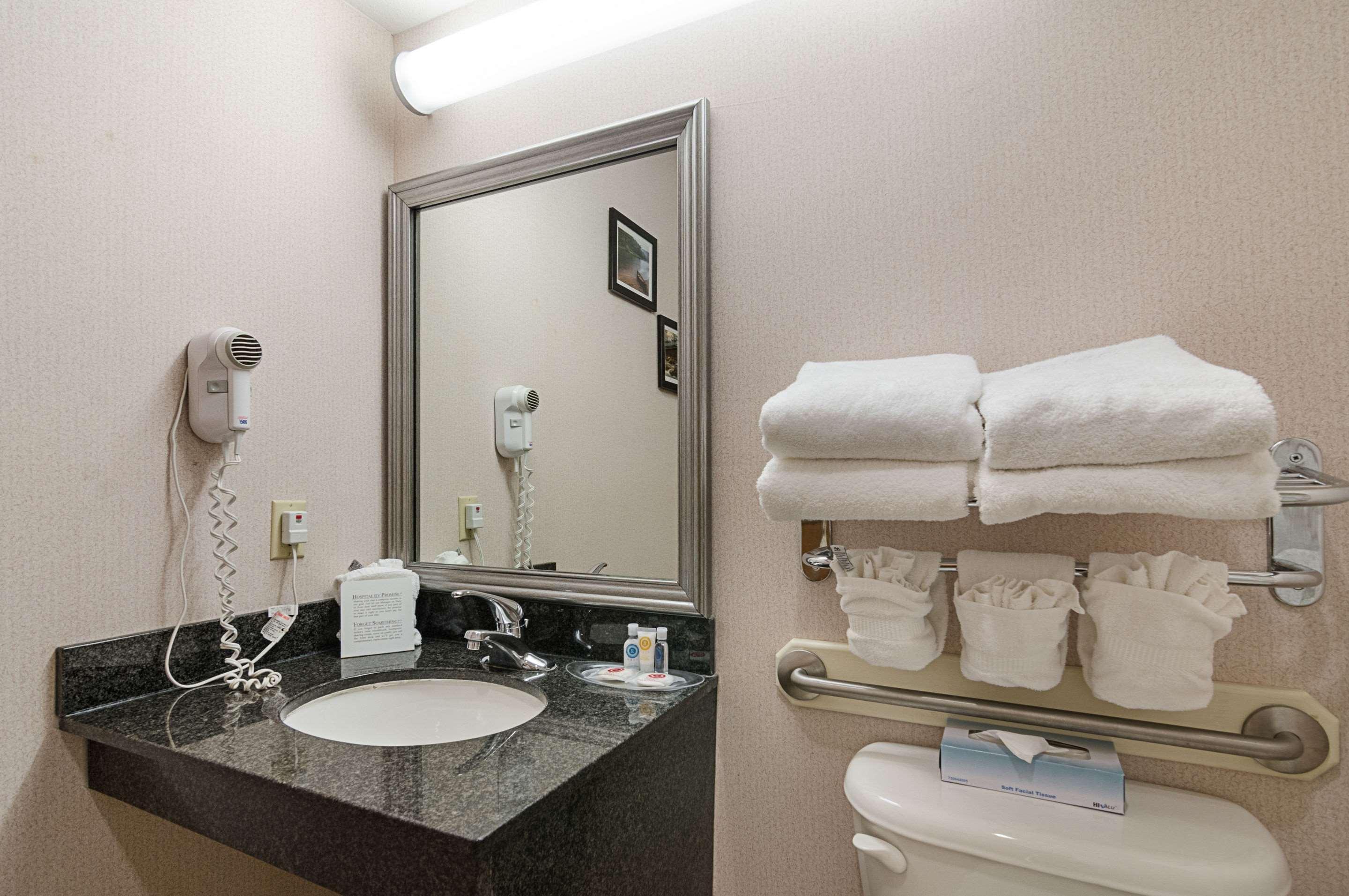 Quality Suites Springdale West I-49 Ngoại thất bức ảnh