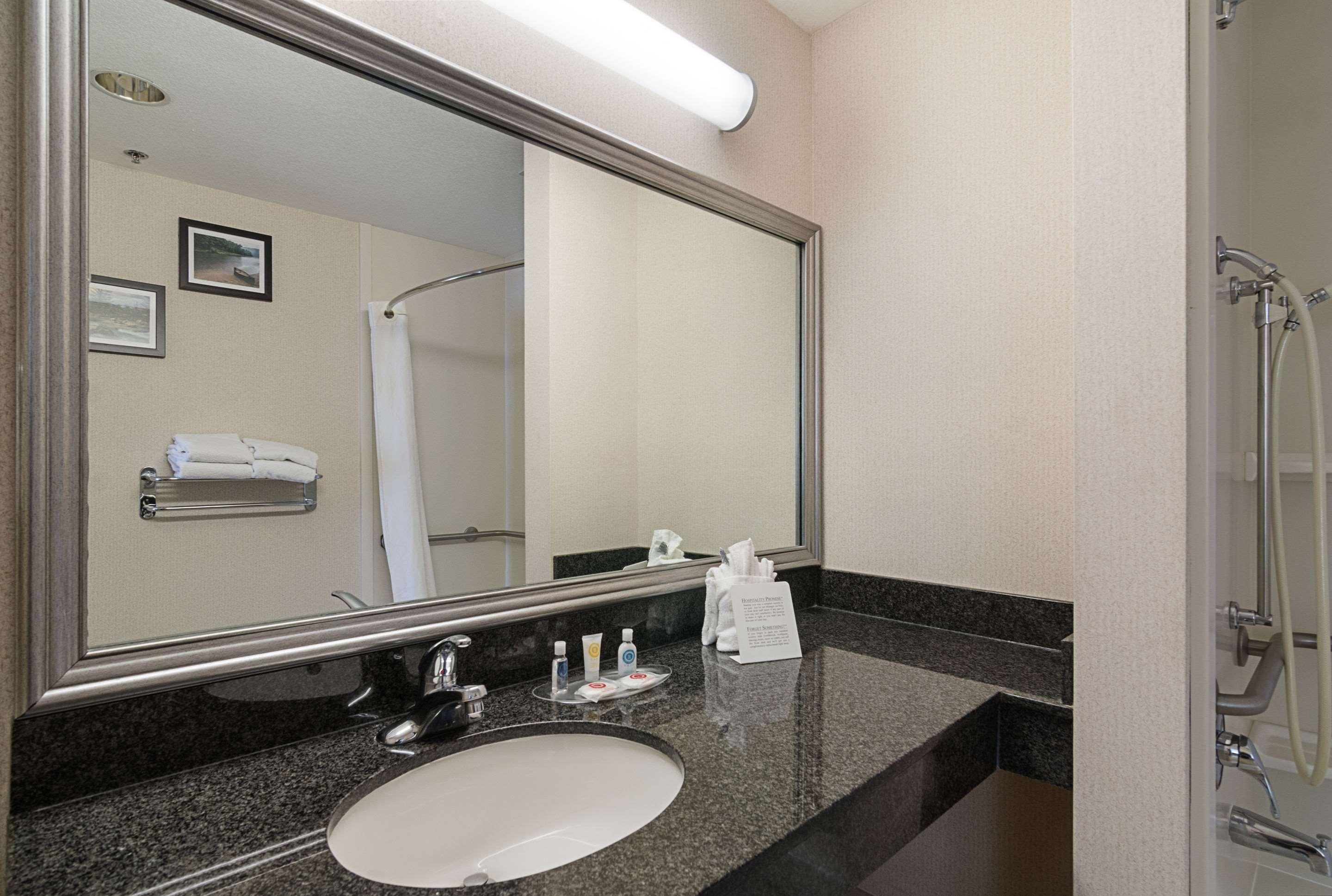 Quality Suites Springdale West I-49 Ngoại thất bức ảnh